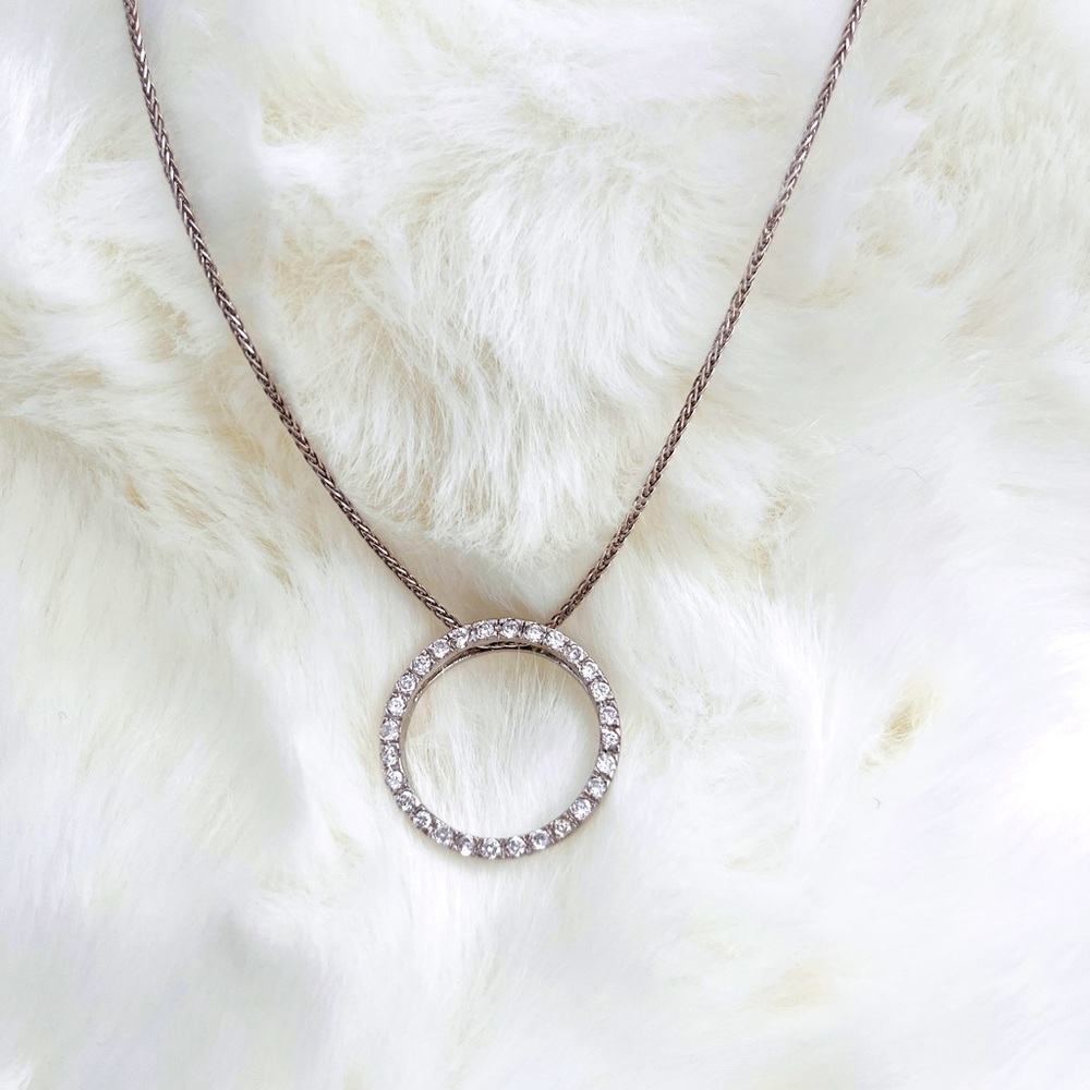 .925 Sterling silver circle of love pendant